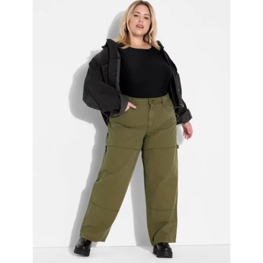 Wild Fable Womens Low Rise Cotton Pocket Relaxed Carpenter Pants in Green Size16